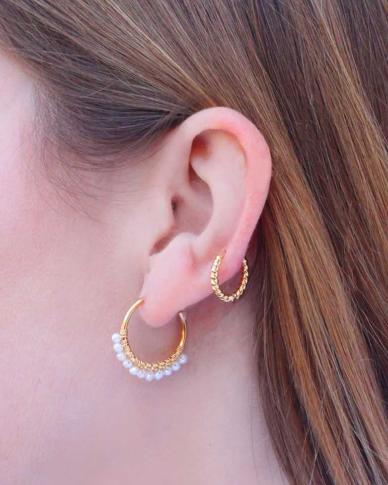 CHAKRA Beads | Golden hoops with several pearls - moon