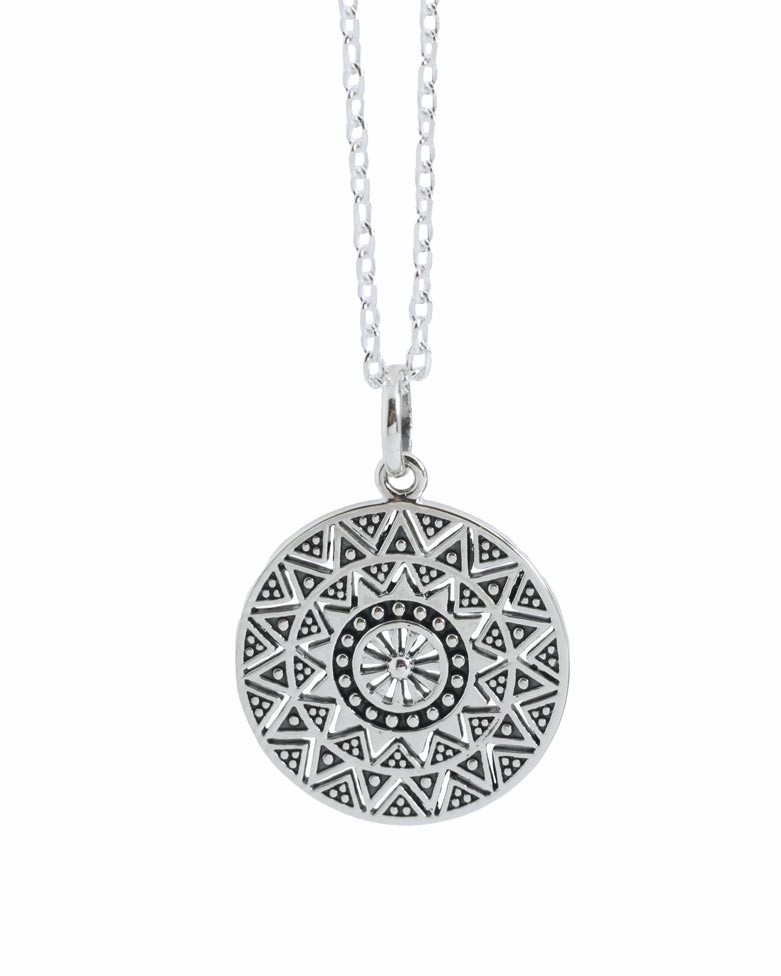 Collar AKOT | Mandala Redondo en Plata de Ley y Acabado Oxidado | moon