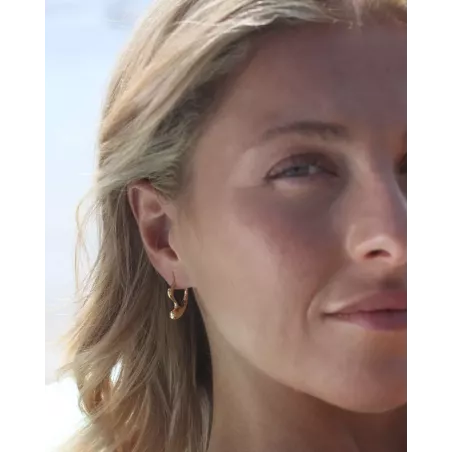 ORLA Gold Earrings | Modern, original design and click closure - moon