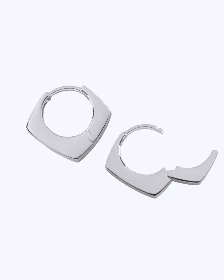 Pendientes RUMI | Aros triangulares en plata y diseño curvo - moon