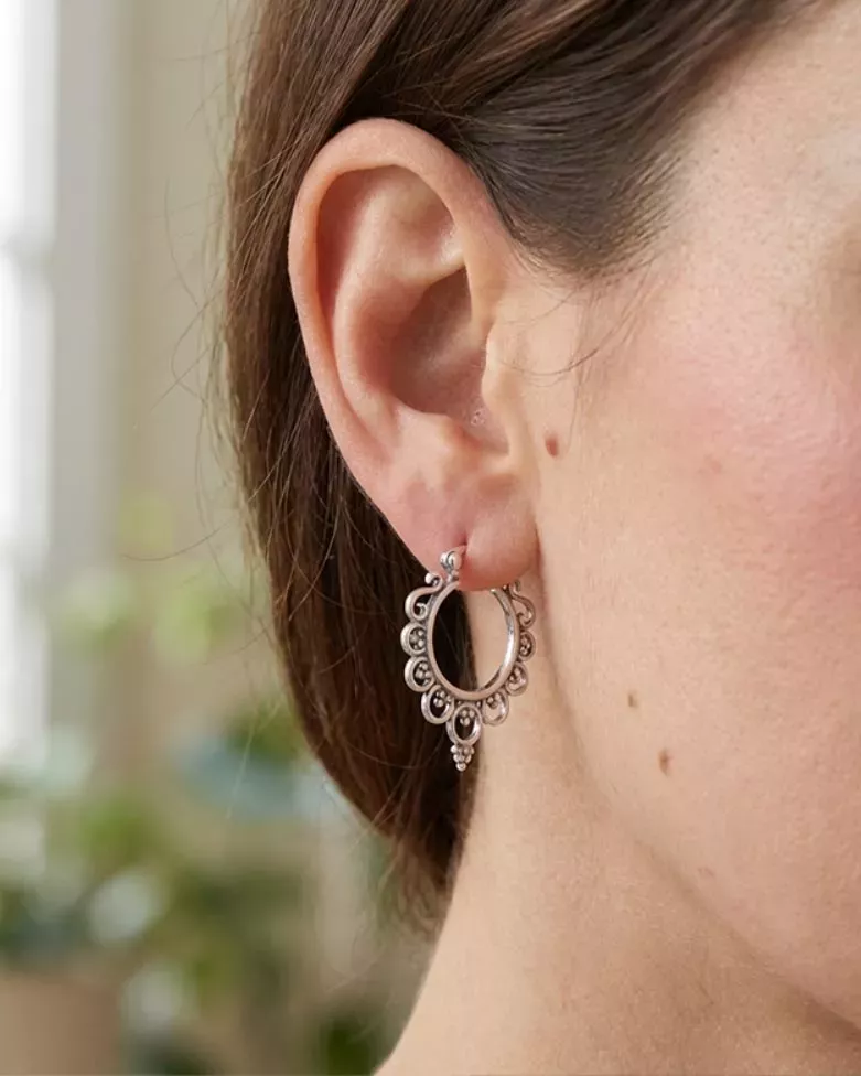 Pendientes NOVA | Aro boho de plata con detalles colgantes - moon