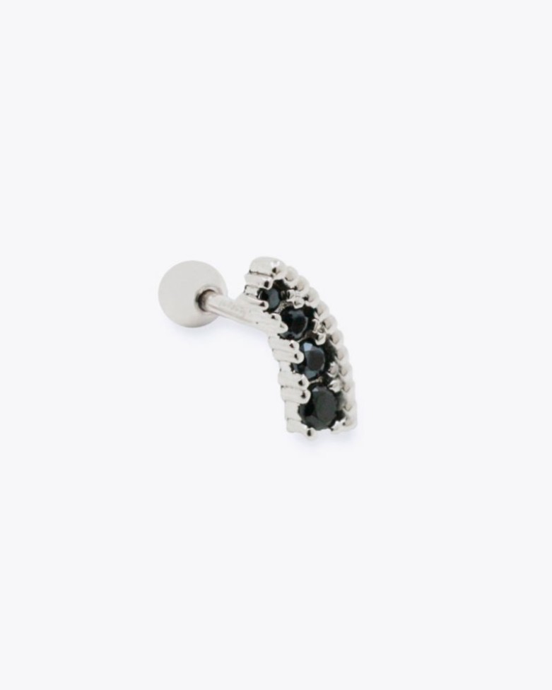 Piercing SUKI BLACK | Pendiente en plata con cierre de rosca y circonitas negras.