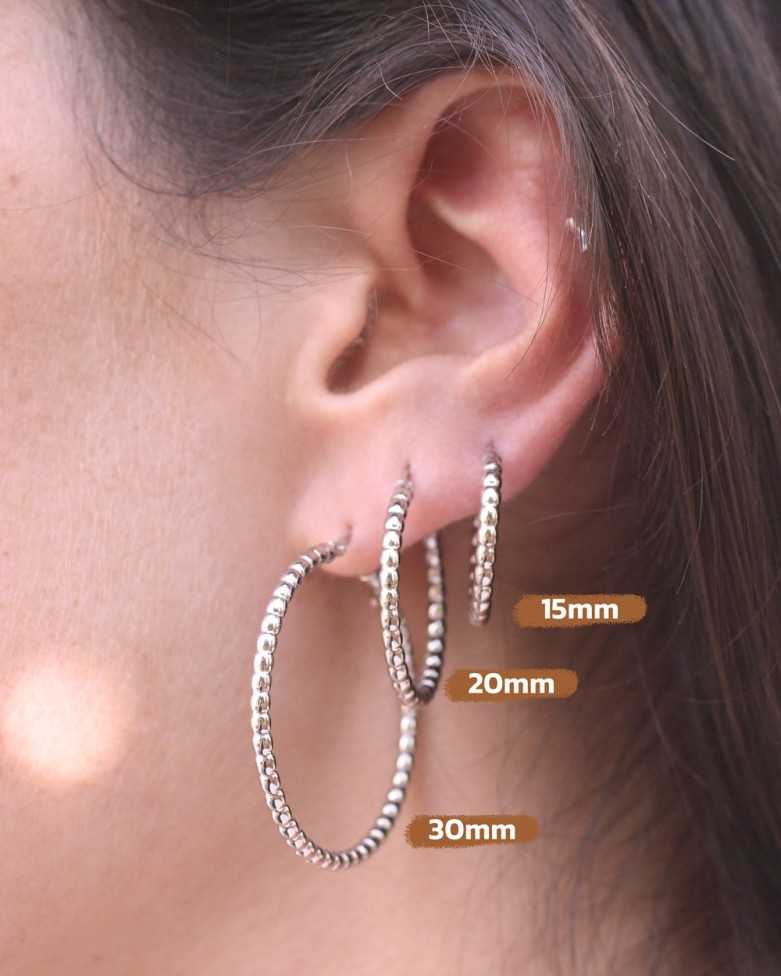 BULMA EARRINGS | In silver with balls along the entire ring - moon