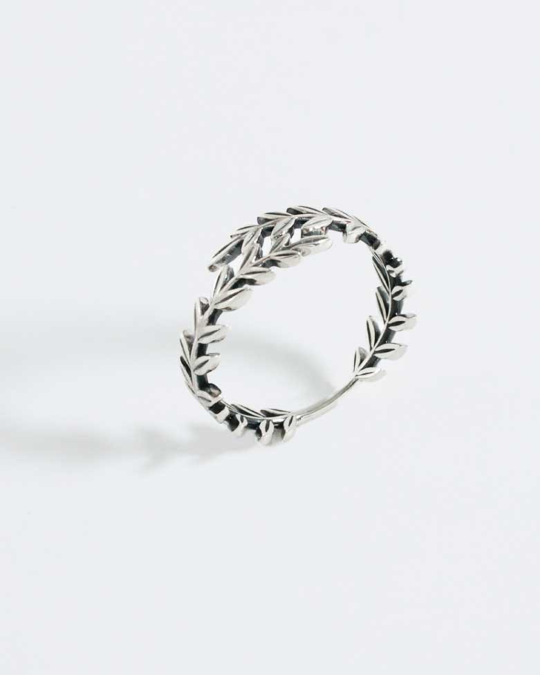 DEFNE Ring | In Sterling Silver in the shape of a branch - moon