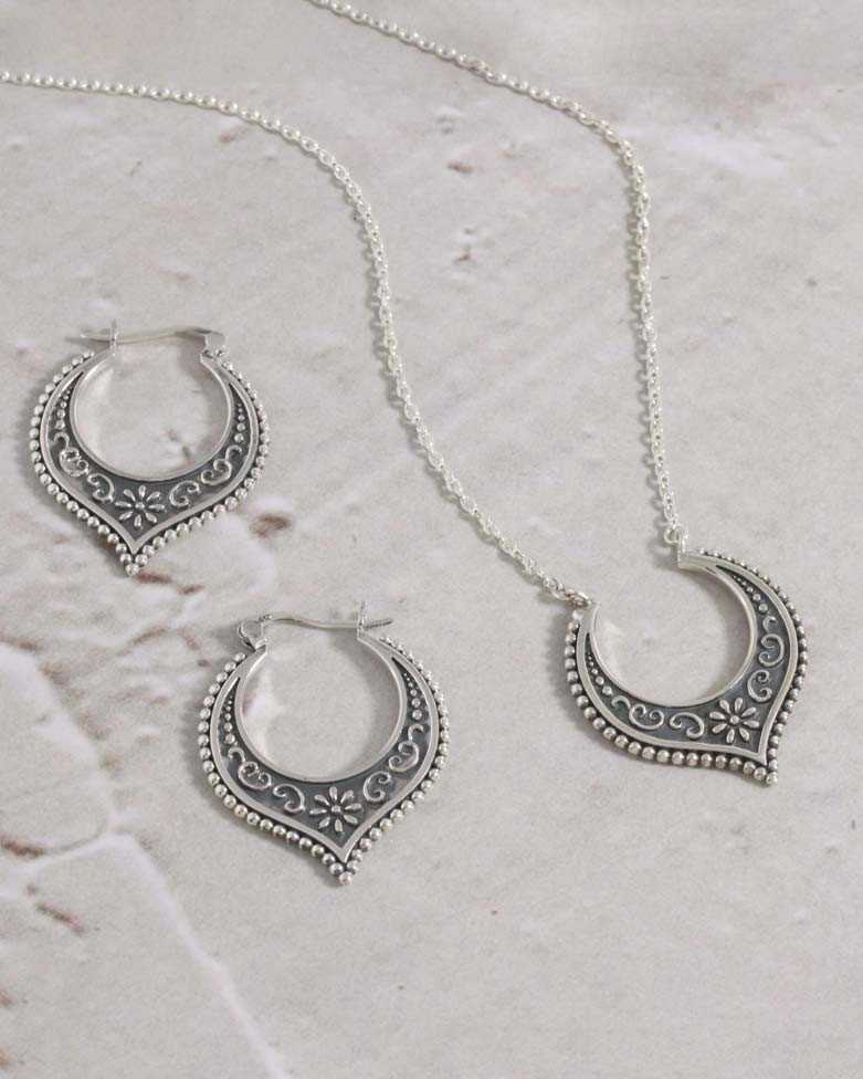 MAAT Earrings |Oxidized Silver Hippies Woman Peak Shape