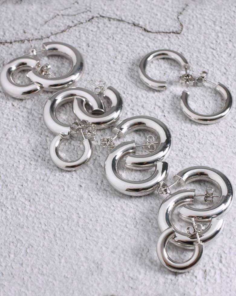 KAILA hoops | Smooth and wide hoop earrings - moon