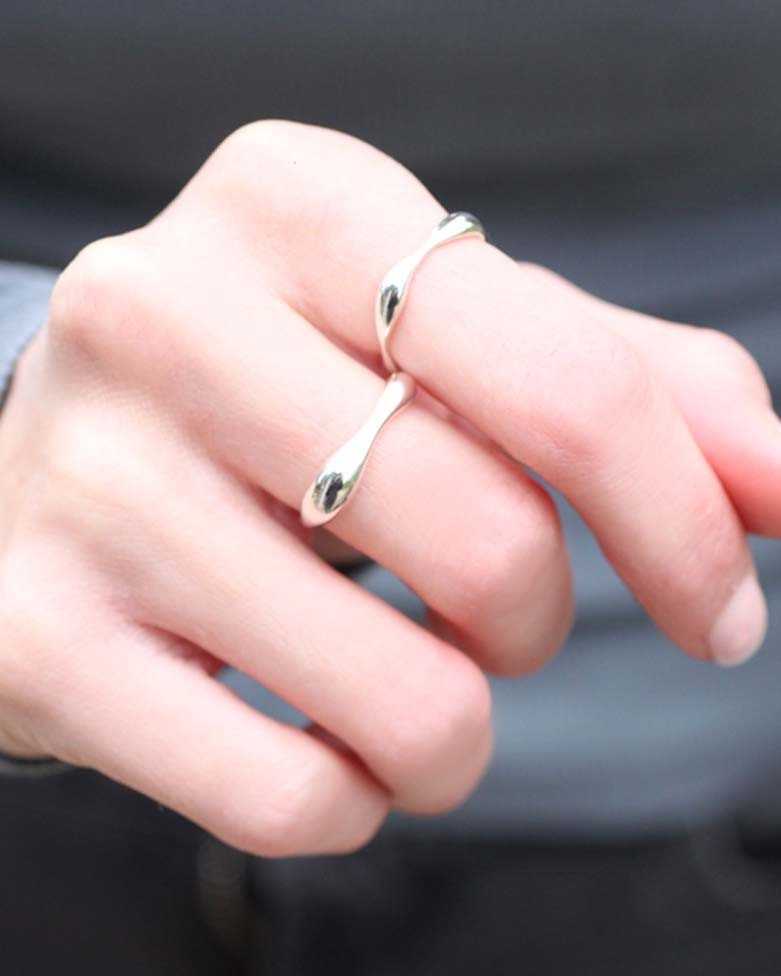 KUIR ring | In smooth silver with curved shapes - moon